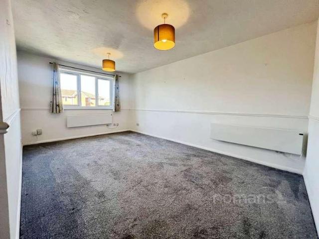 2 bed flat for sale