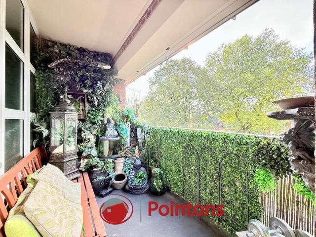 2 bed flat for sale
