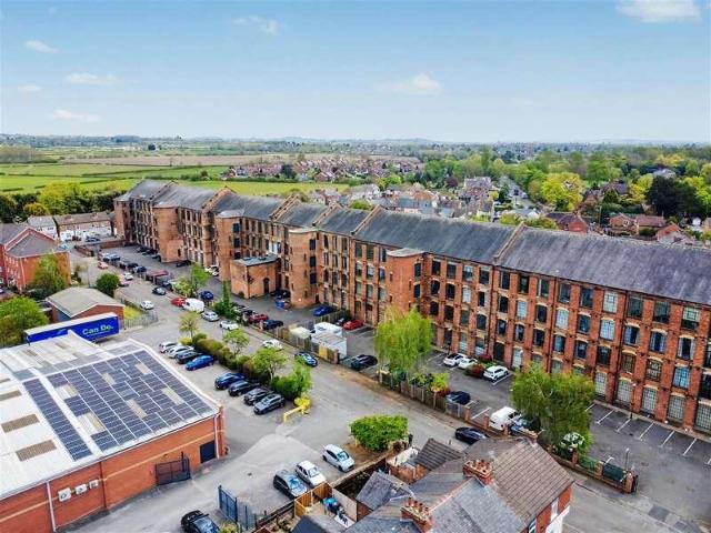 2 bed flat for sale