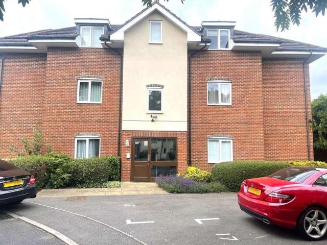 2 bed flat for sale