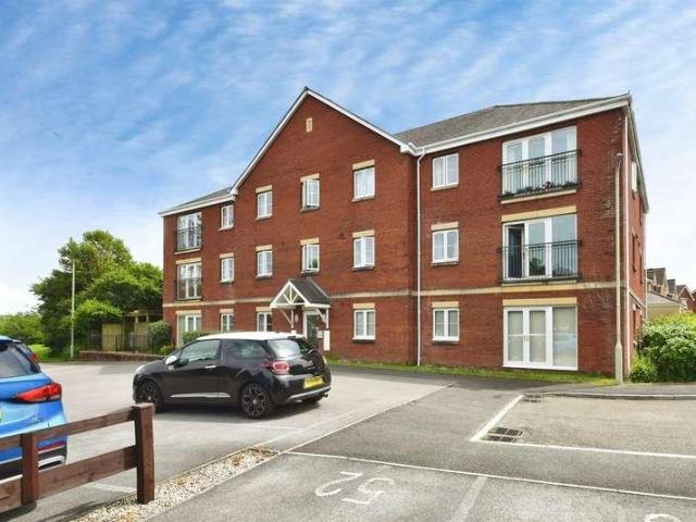 2 bed flat for sale