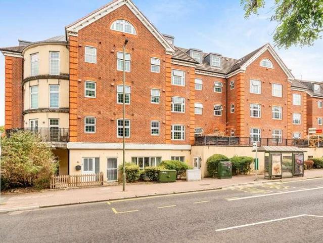 2 bed flat for sale