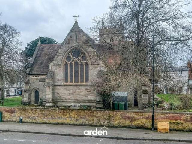 2 bed flat for sale