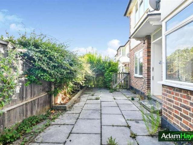 2 bed flat for sale