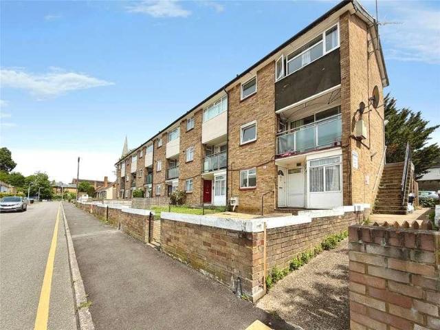 2 bed flat for sale