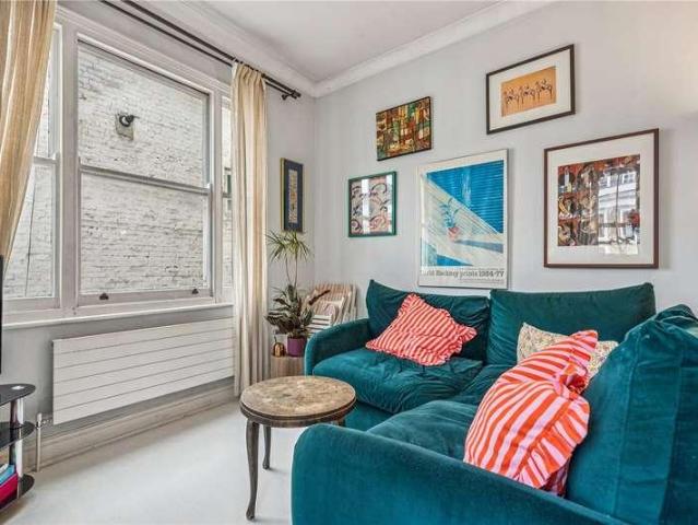 2 bed flat for sale