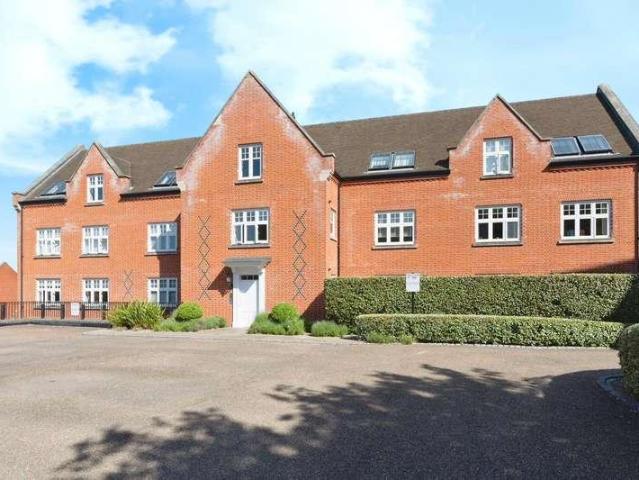 2 bed flat for sale