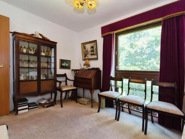 2 bed flat for sale