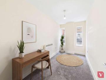 2 bed flat for sale