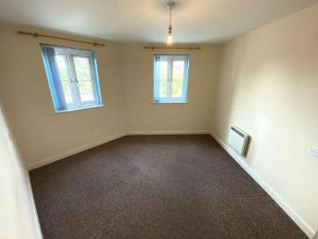 2 bed flat for sale