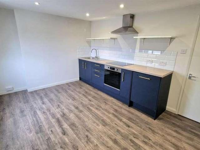 2 bed flat for sale