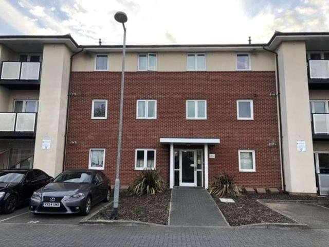 2 bed flat for sale