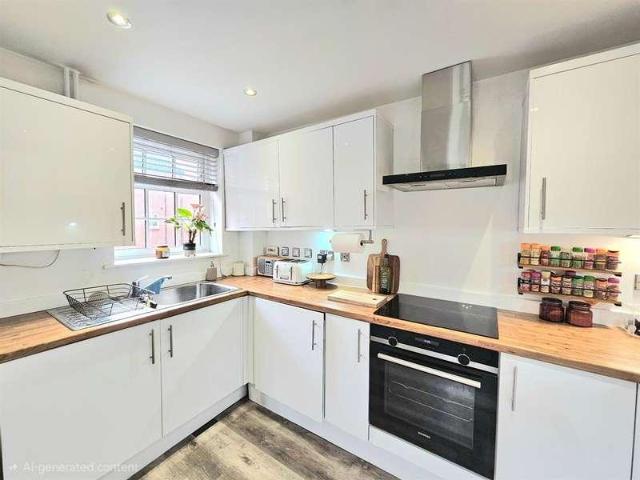 2 bed flat for sale