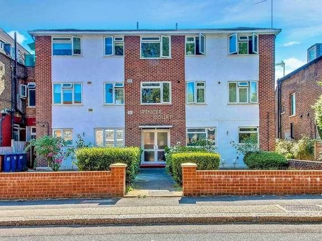 2 bed flat for sale