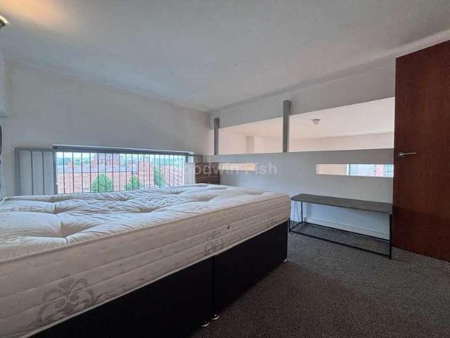 2 bed flat for sale