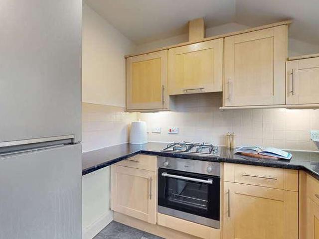 2 bed flat for sale