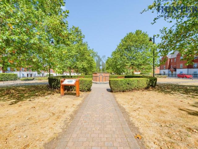 2 bed flat for sale