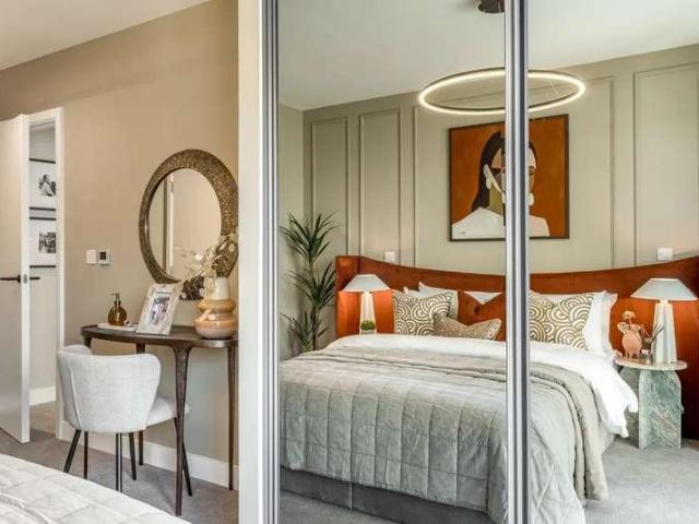 2 bed flat for sale