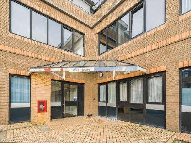 2 bed flat for sale
