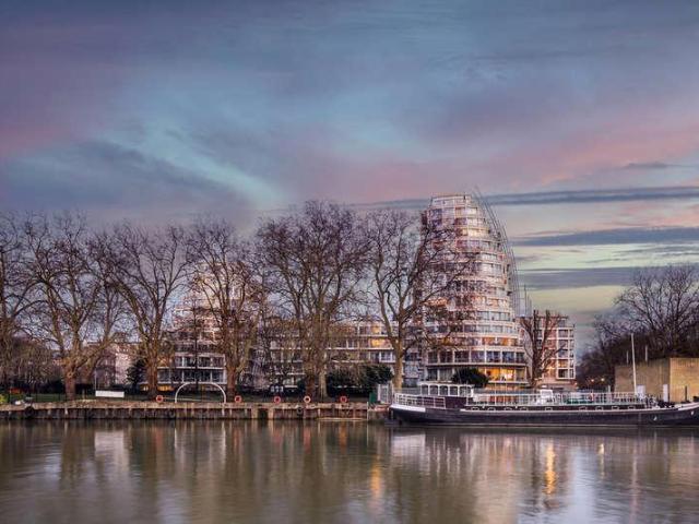 2 bed flat for sale