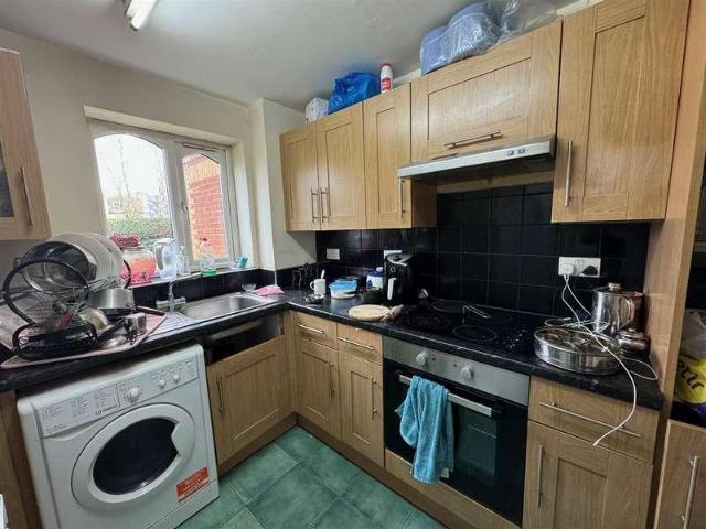 2 bed flat for sale