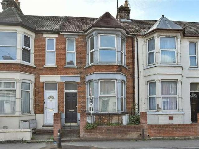 2 bed flat for sale