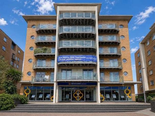 2 bed flat for sale