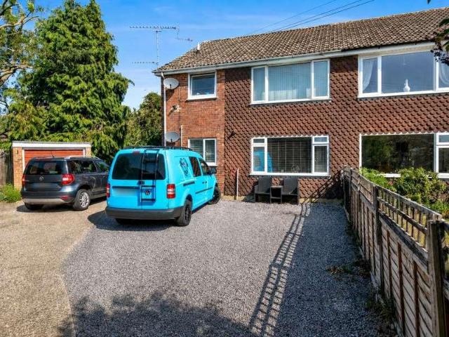 2 bed flat for sale