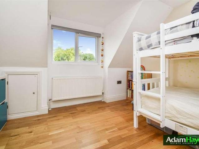 2 bed flat for sale