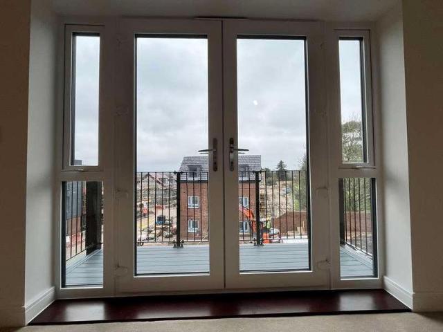 2 bed flat for sale