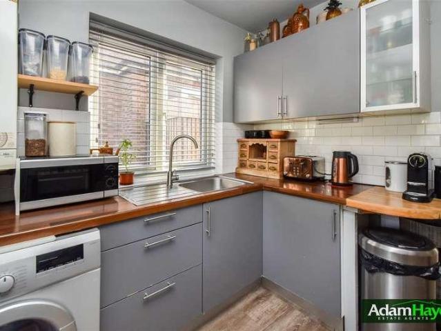 2 bed flat for sale
