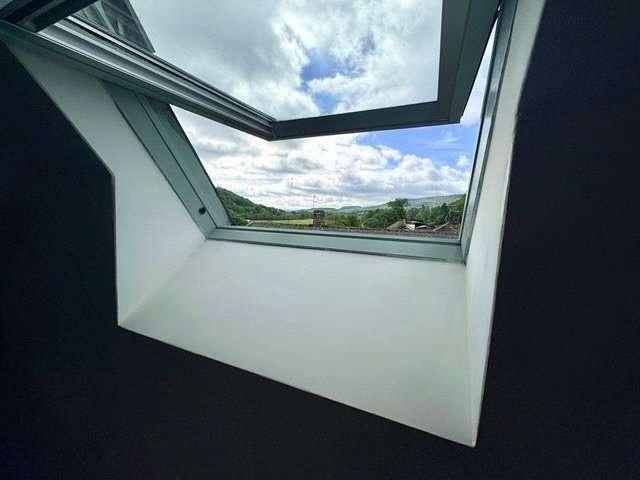 2 bed flat for sale