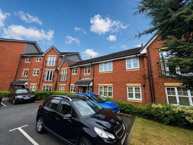 2 bed flat for sale