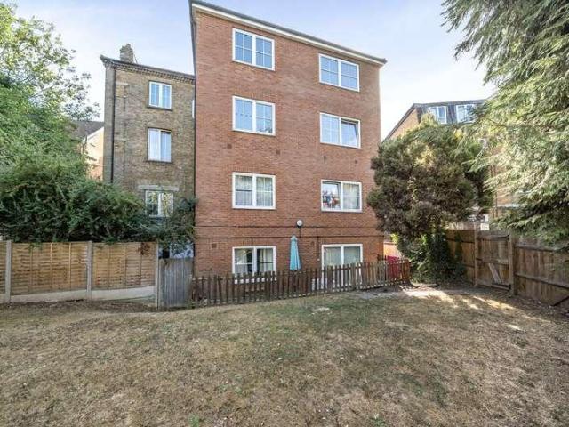 2 bed flat for sale