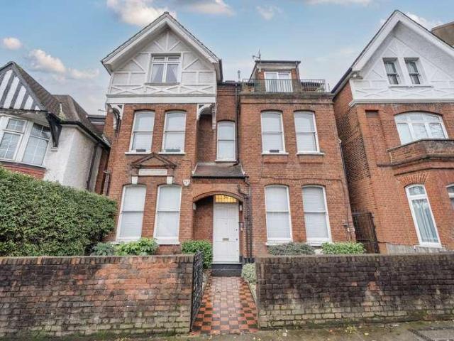 2 bed flat for sale