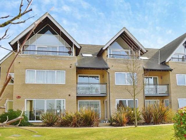 2 bed flat for sale