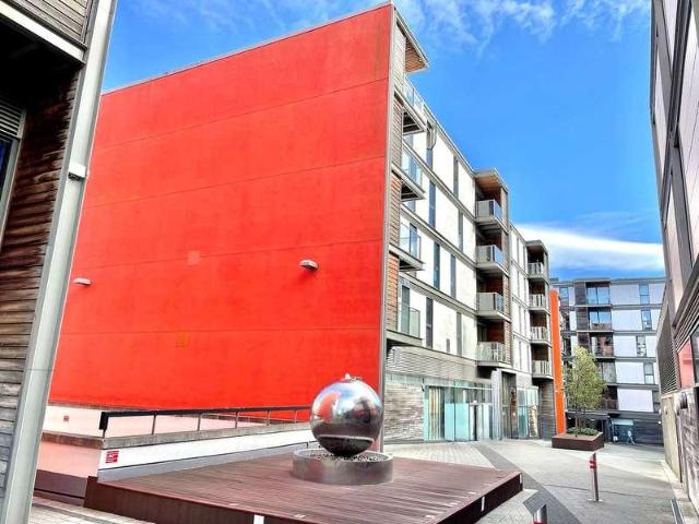 2 bed flat for sale