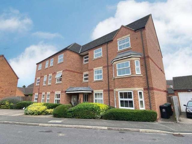 2 bed flat for sale