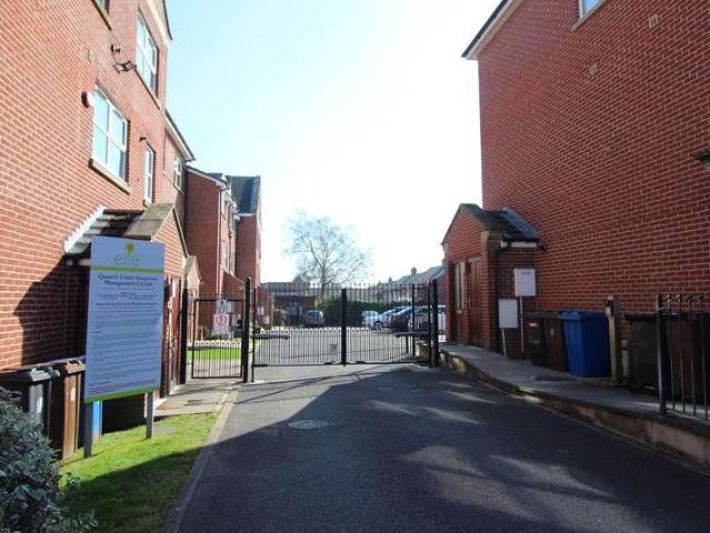 2 bed flat for sale