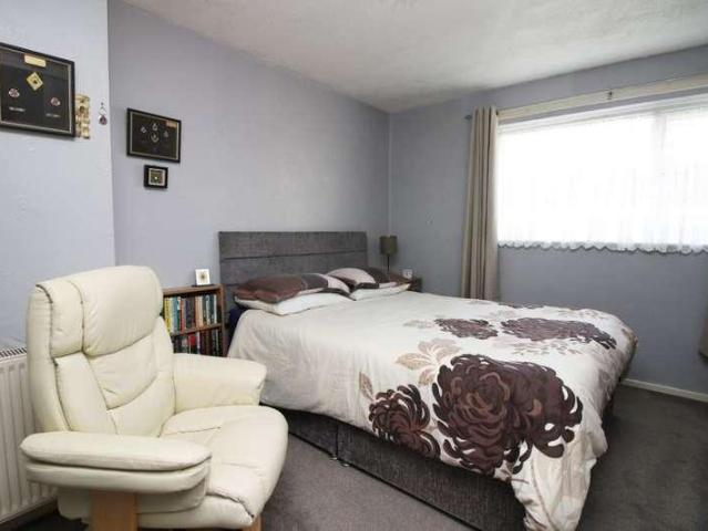 3 bed flat for sale