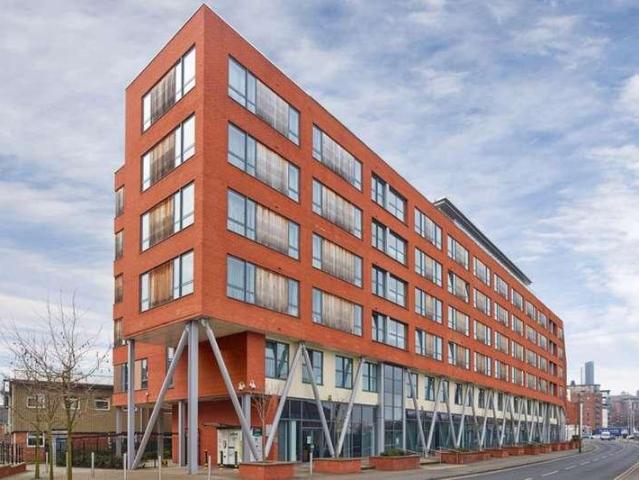 2 bed flat for sale