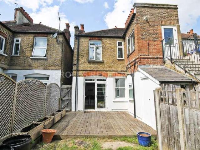2 bed flat for sale