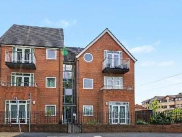 2 bed flat for sale