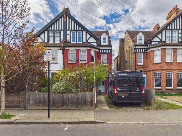 2 bed flat for sale