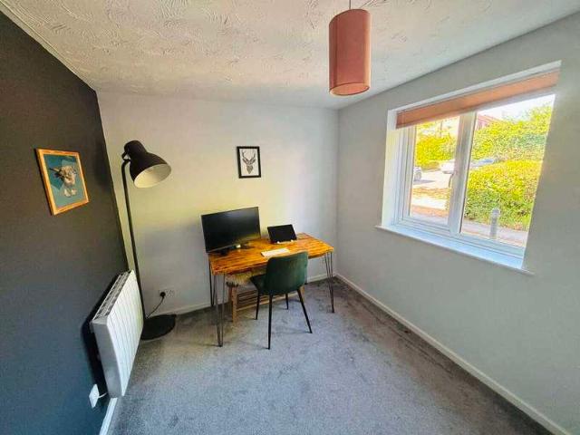 2 bed flat for sale