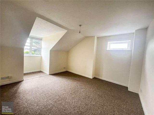 2 bed flat for sale