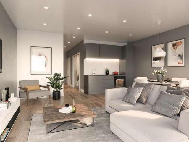 2 bed flat for sale