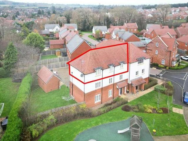 2 bed flat for sale