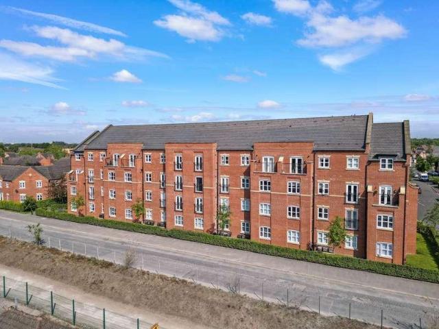 2 bed flat for sale
