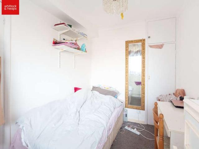 2 bed flat for sale